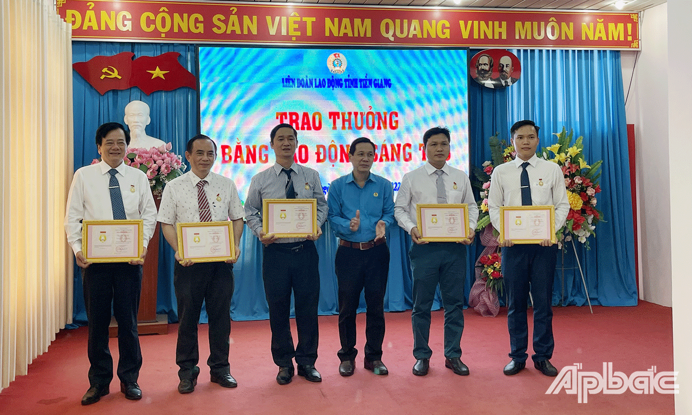 Các cá nhân xuất sắc nhận Bằng Lao động sáng tạo của Tổng Liên đoàn