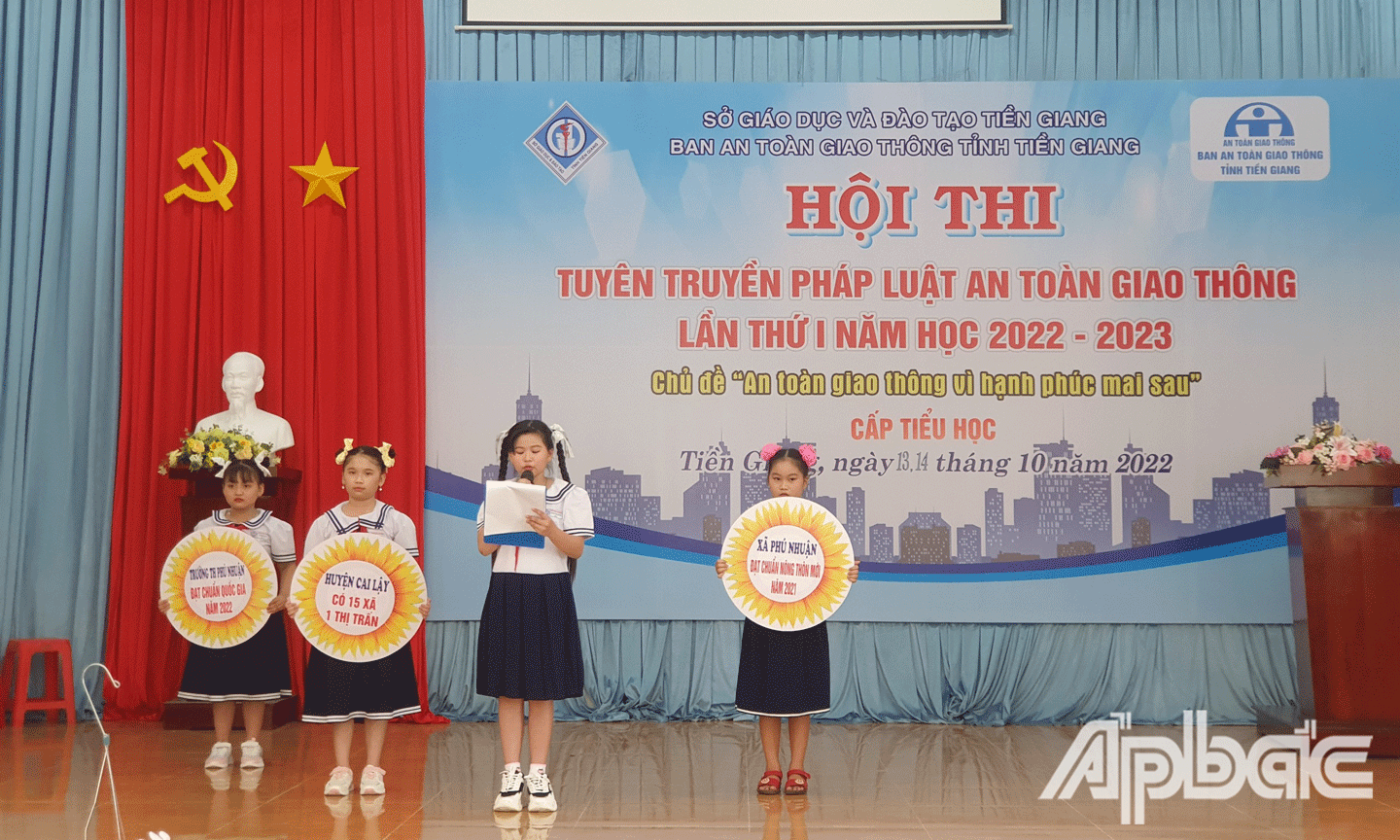 Phần thi của đơn vị huyện Cai Lậy. 