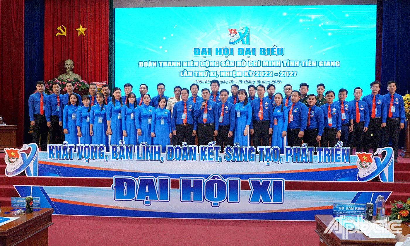 Ban Chấp hành Tỉnh đoàn Tiền Giang khóa XI ra mắt nhận nhiệm vụ tại Đại hội.
