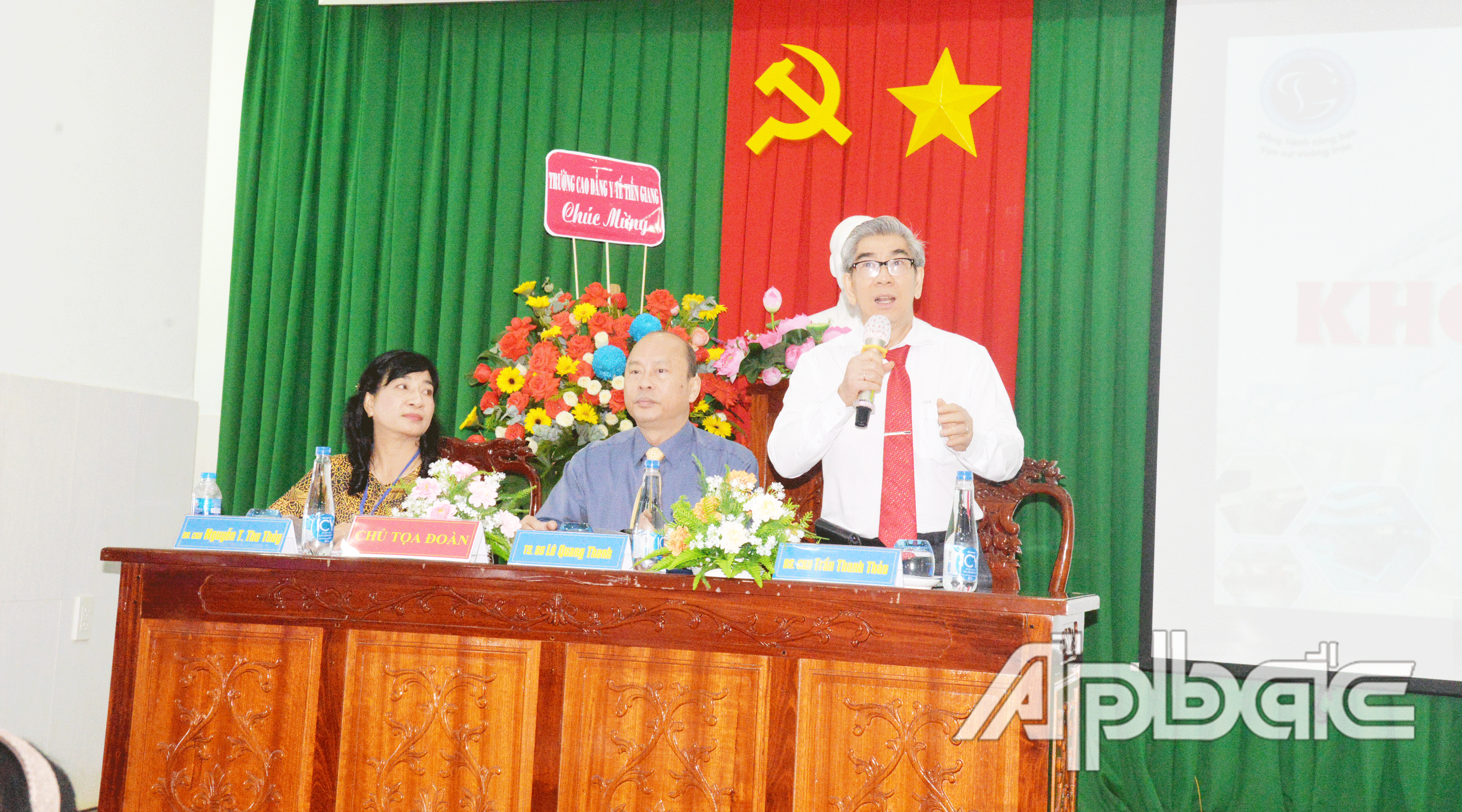 BSCK2 Trần Thanh Thảo, Giám đốc Sở Y tế điều hành phiên thảo luận tại hội nghị