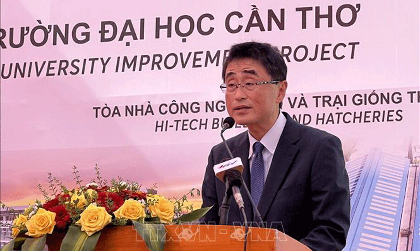 Ông Watanabe Shige, Phó Đại sứ - Công sứ, Đại sứ quán Nhật Bản tại Việt Nam phát biểu tại buổi lễ.