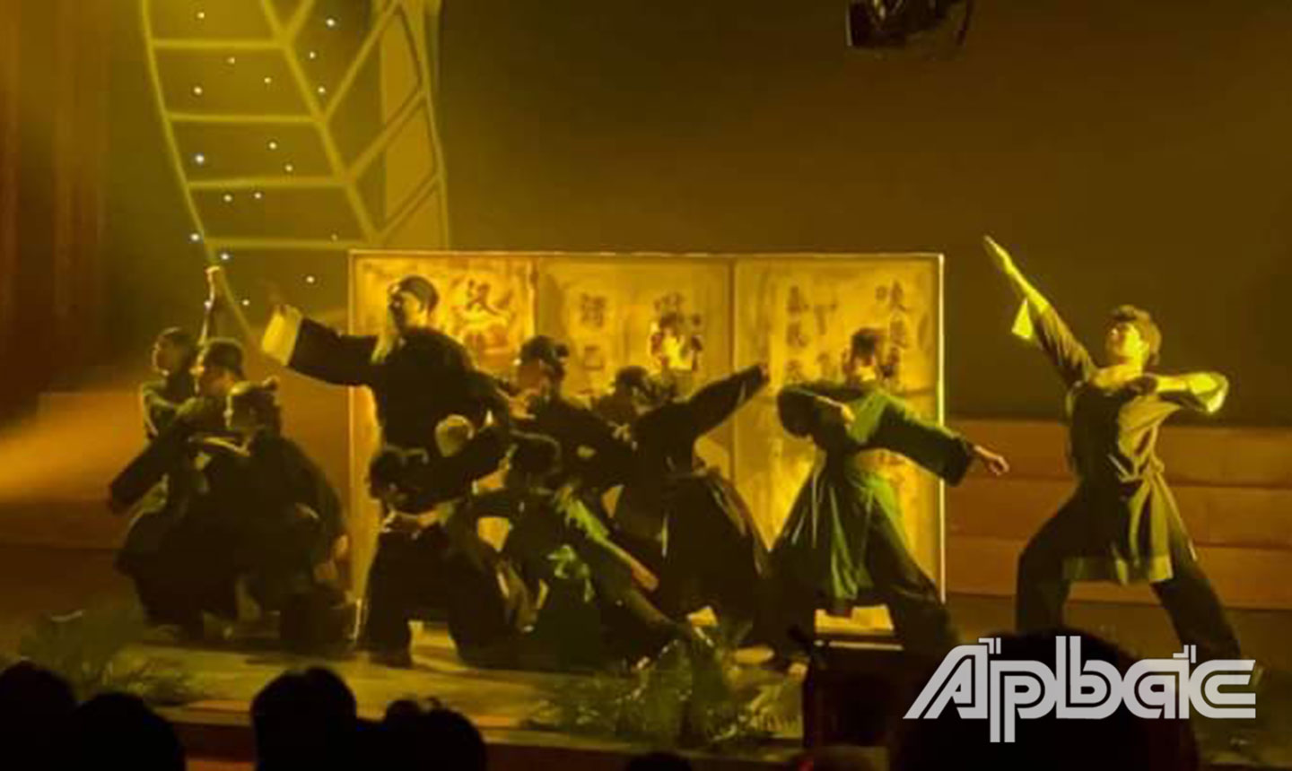 Tiết mục múa Tâm Tư - Huy chương vàng tại Hội diễn Tiếng hát hẹn hò 9 dòng sông năm 2022.