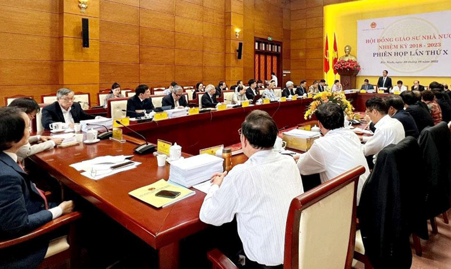 Toàn cảnh phiên họp.