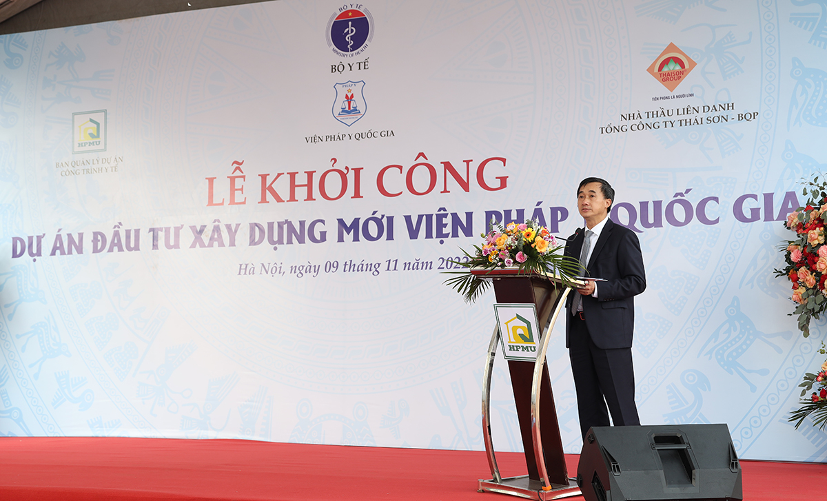 Thứ trưởng Bộ Y tế Trần Văn Thuấn phát biểu tại lễ khởi công dự án Viện Pháp y Quốc gia tại phường Yên Sở, Quận Hoàng Mai, TP. Hà Nội (Ảnh: Trần Minh)