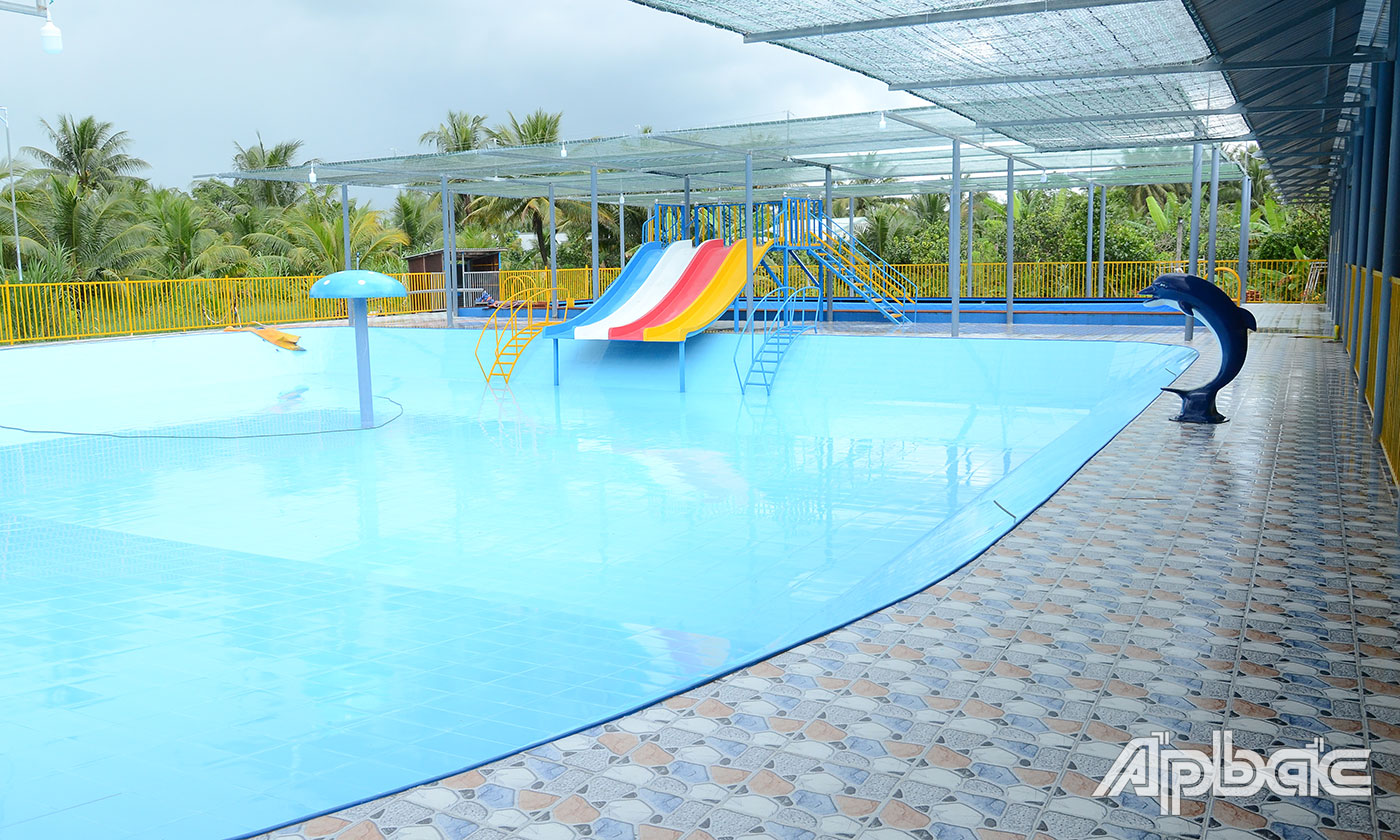 Hồ bơi của HTX Nông nghiệp Đông Nghi chuẩn bị đưa vào khai thác.