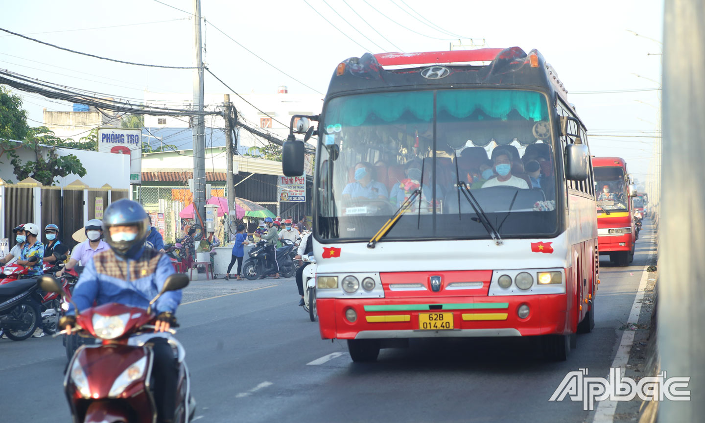  Cần có những chấn chỉnh để hoạt động xe đưa rước công nhân đi vào nền nếp. 