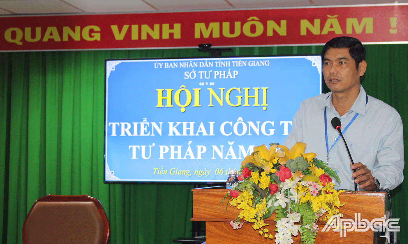 đồng chí Phạm Công Hùng, Giám đốc Sở Tư pháp chủ trì Hội nghị.