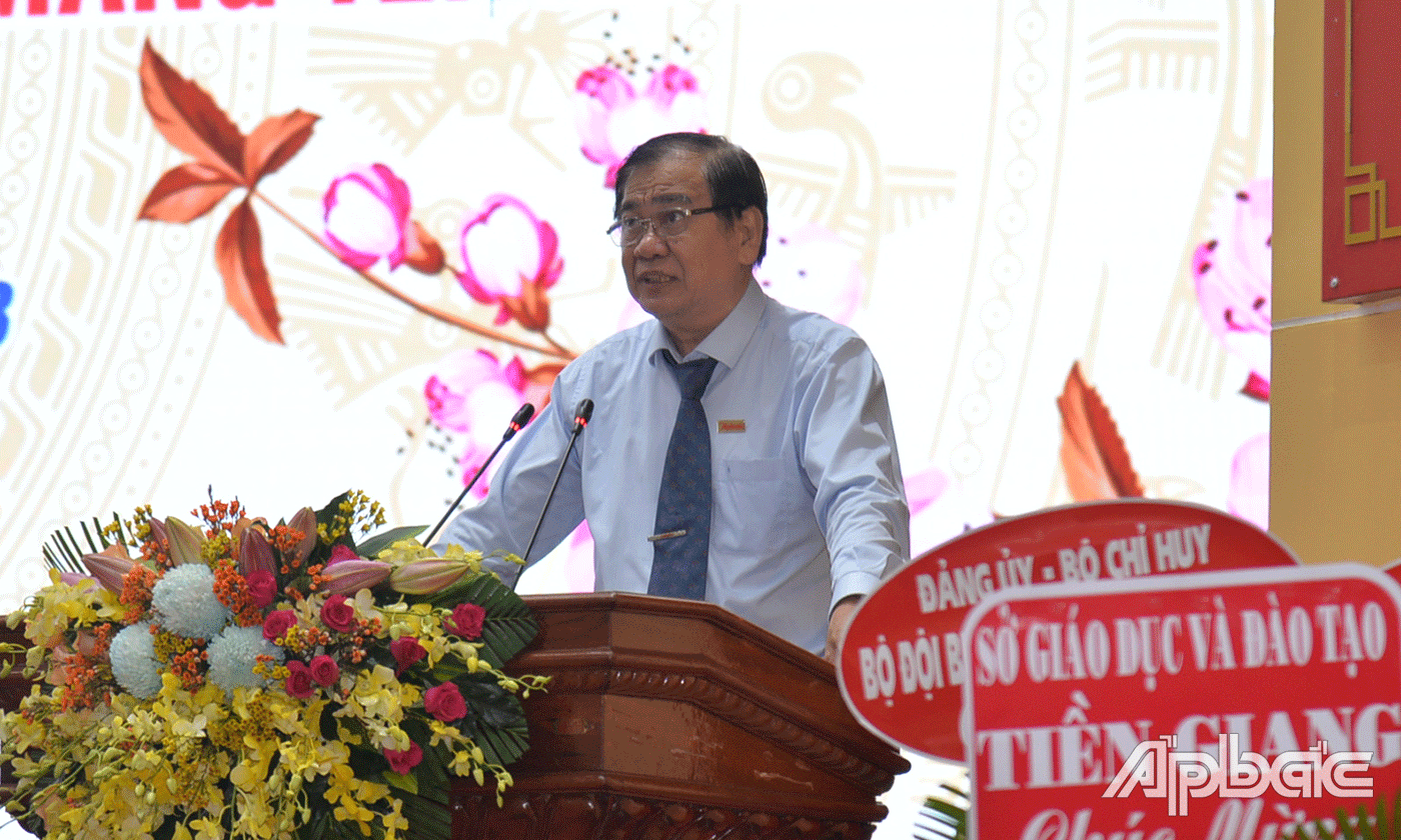 Tổng Biên tập Báo Ấp Bắc Nguyễn Minh Tân phát biểu tại buổi họp mặt.