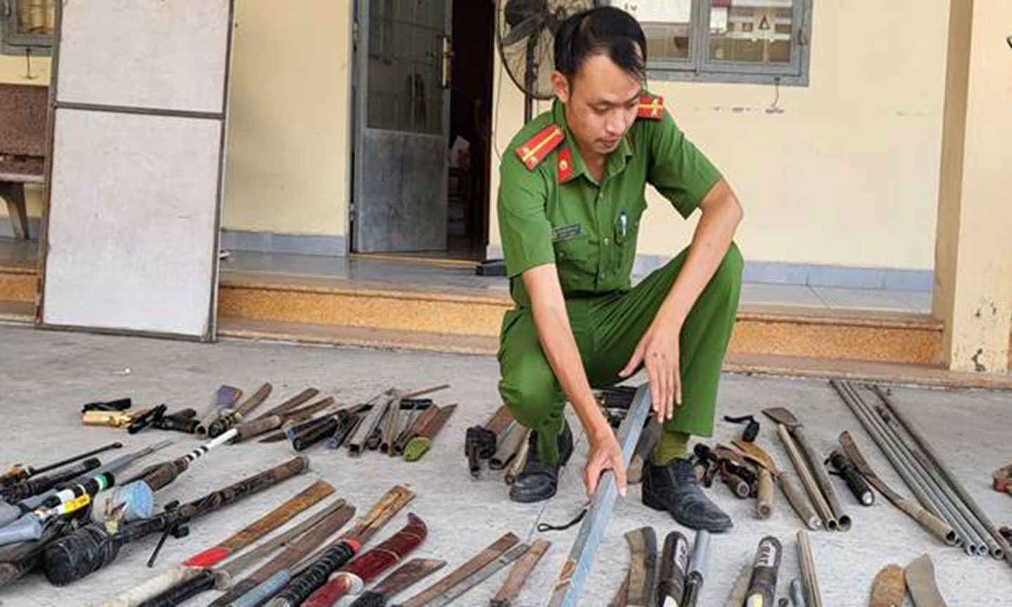 Vũ khí tạm giữ tại Công an huyện.