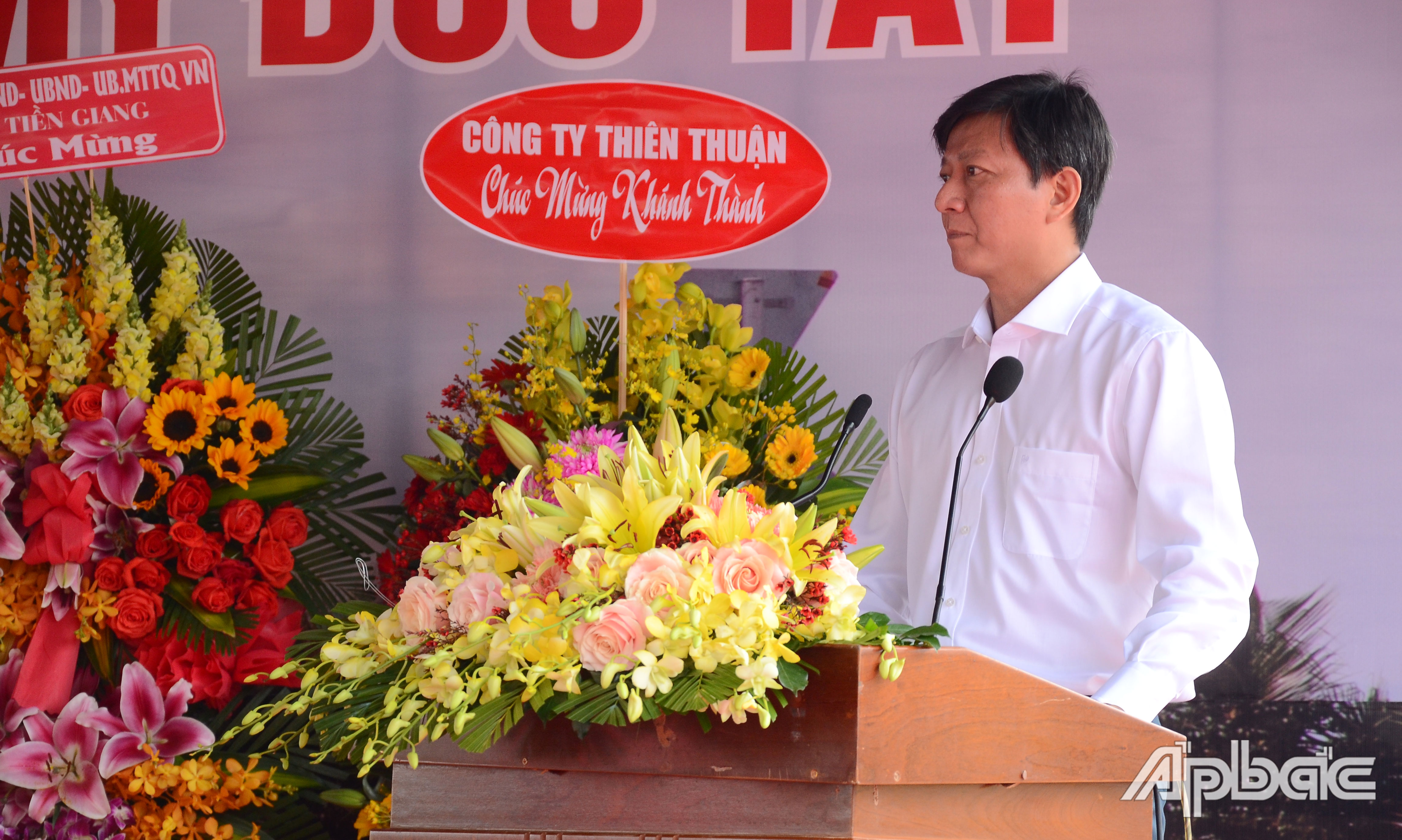 Lãnh đạo Sở Giao thông Vận tải báo cáo tình hình triển khai dự án.