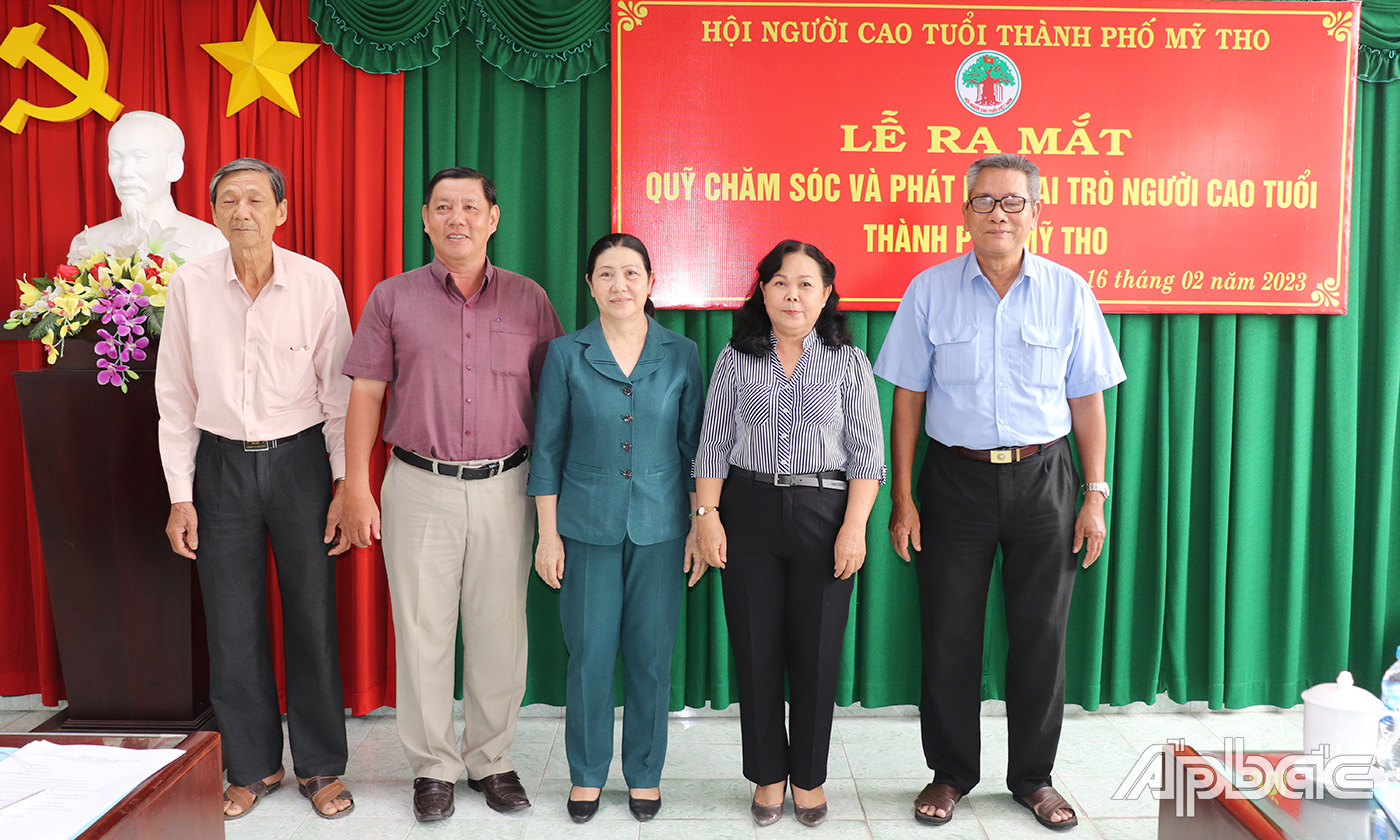 Hội đồng Quản lý Quỹ ra mắt.