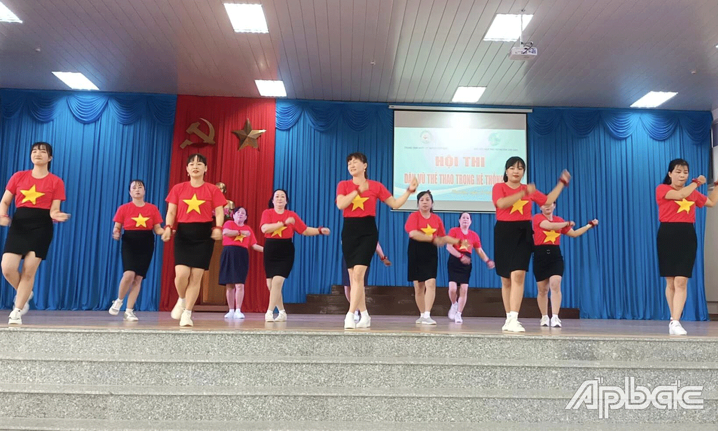 Các tiếc mục dân vũ của các đội.