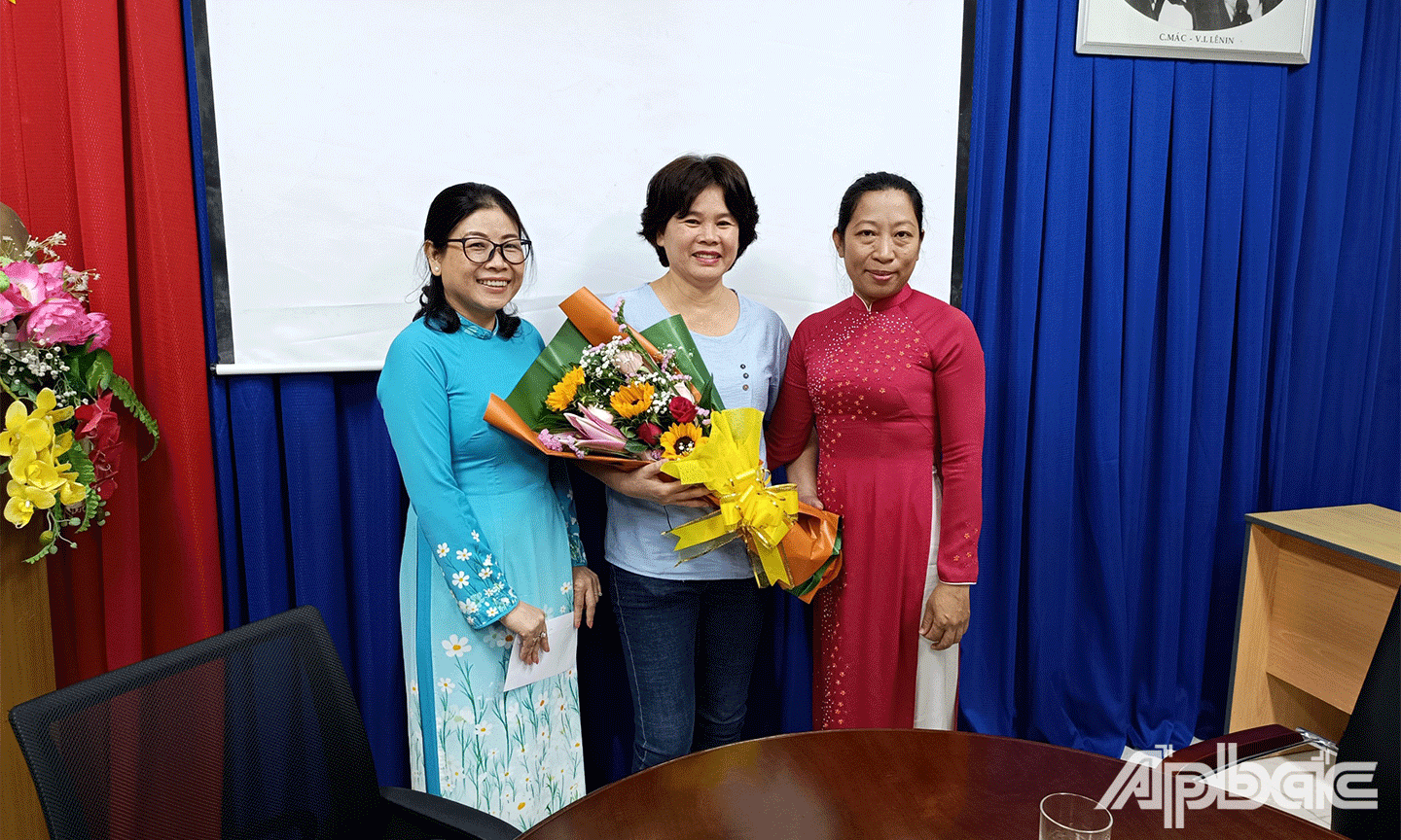 Bác sĩ Đoàn Thị Nga, bệnh viện phụ sản Tiền Giang Sinh hoạt chuyên đề “Chăm sóc sức khoẻ phụ nữ”