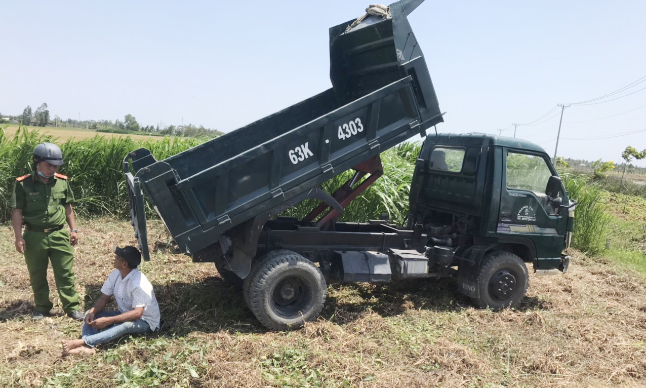 Phương tiện vi phạm bị tạm giữ.