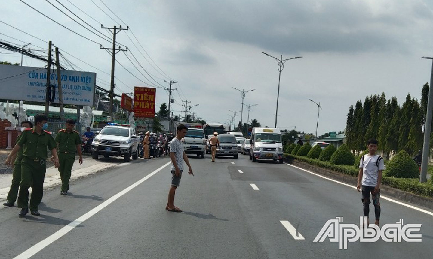 Khám nghiệm hiện trường sau vụ đua xe ngày 11-2.