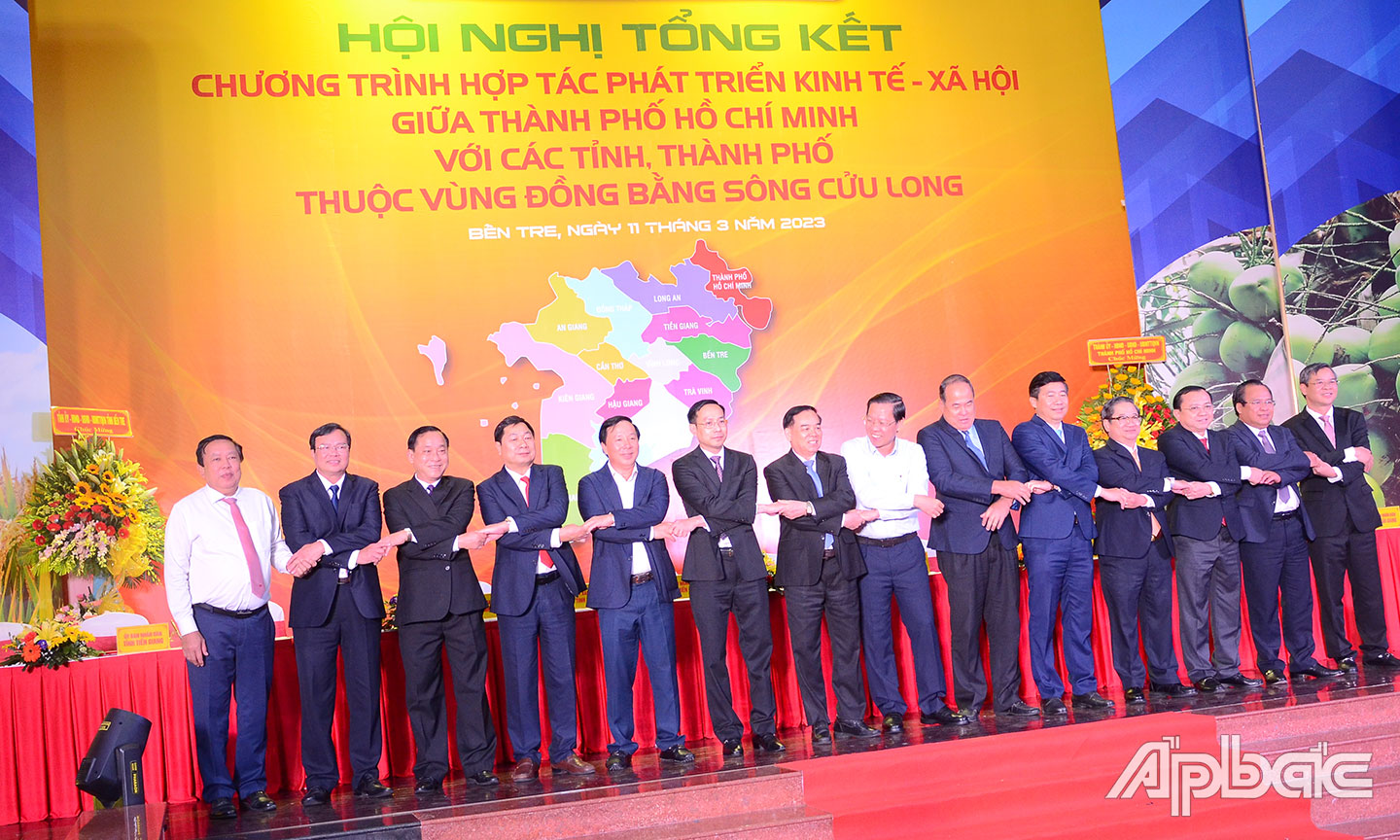 Ký kết các thỏa thuận hợp tác kết nối chung giữa TP. Hồ Chí Minh và các tỉnh, thành ĐBSCL.