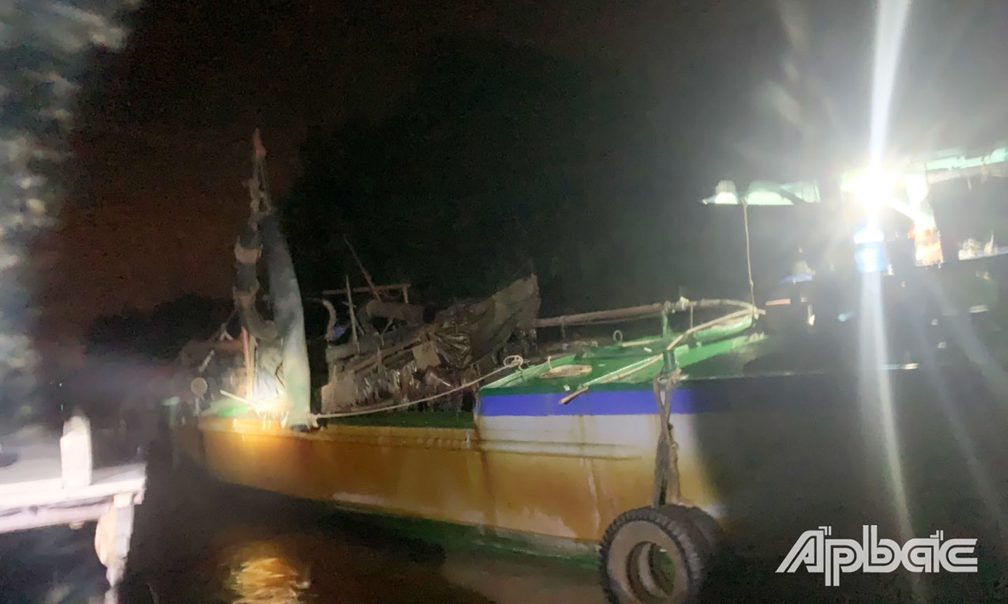 Các phương tiện bắt giữ.