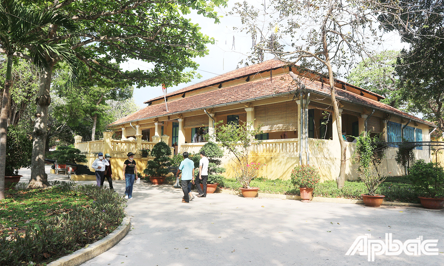 Di tích nhà chúa đảo