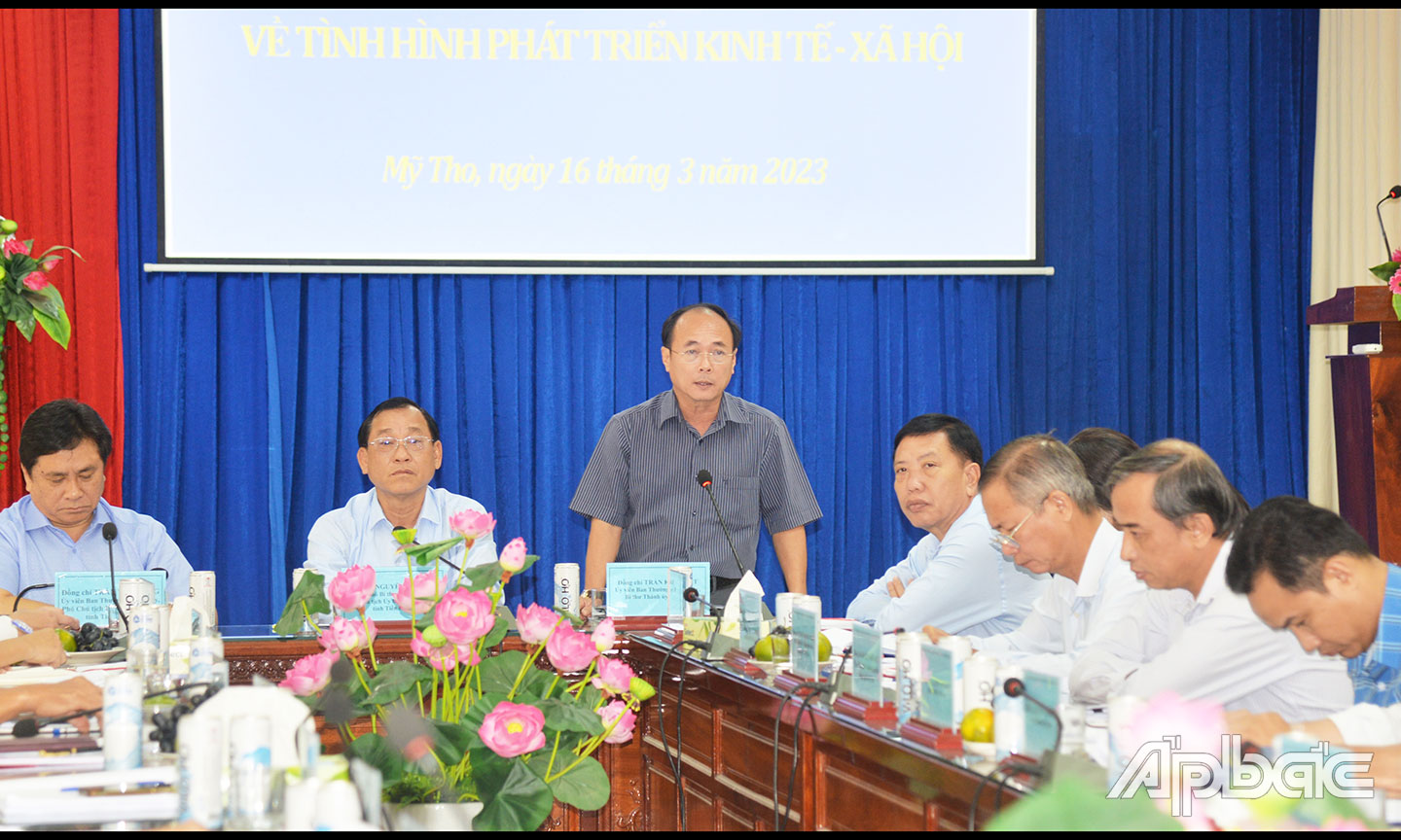 Đồng chí Trần Kim Trát, Ủy viên Thườg vụ, Bí thư Thành ủy Mỹ Tho cảm ơn sự quan tâm của lãnh đạo tỉnh đối với TP. Mỹ Tho