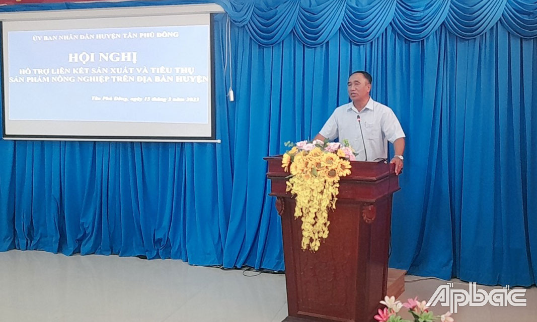 Đồng chí Võ Văn Lập phát biểu tại hội nghị.