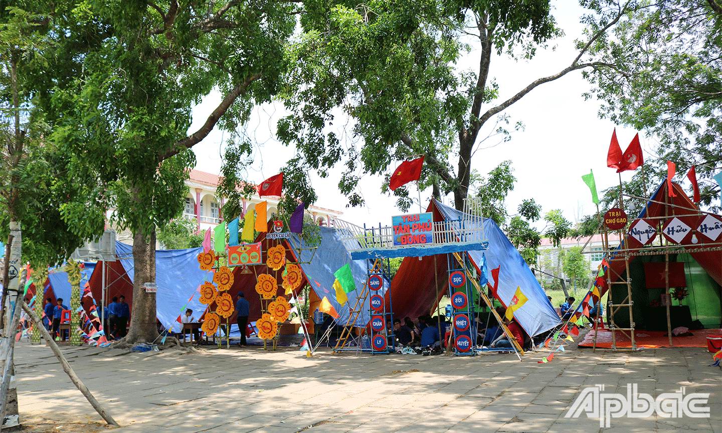 Trại của các đơn vị huyện, thị, thành sau khi hoàn thành, rất đẹp mắt