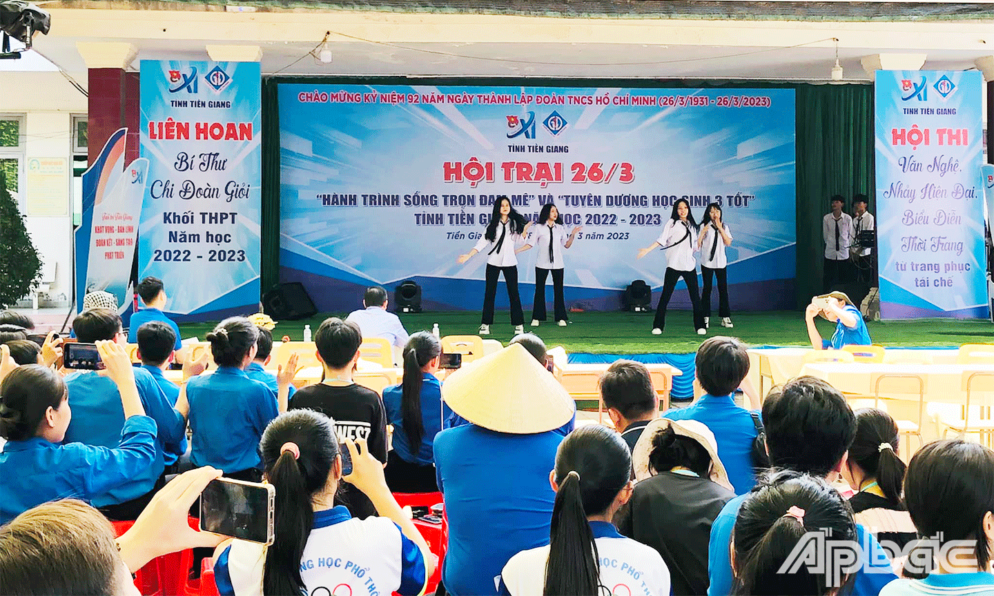 Hội thi văn nghệ, nhảy hiện đại