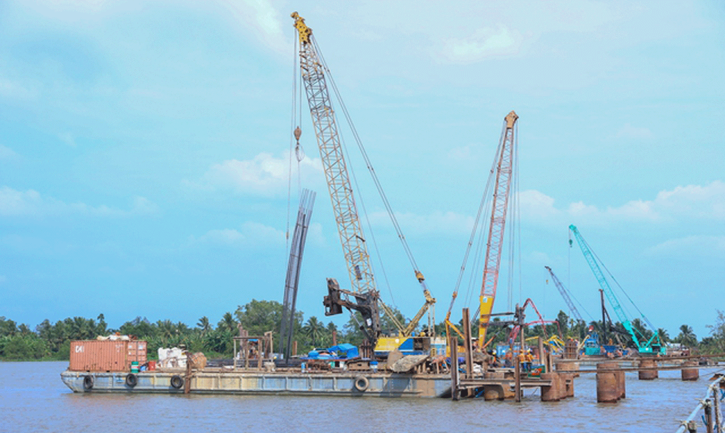 Cầu Rạch Miễu 2 đang xây dựng.