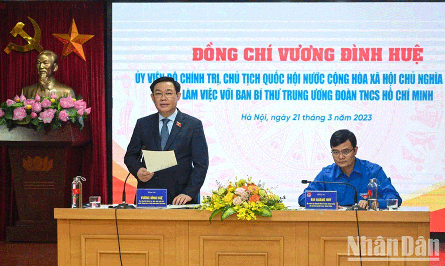 Chủ tịch Quốc hội Vương Đình Huệ phát biểu chỉ đạo tại buổi làm việc. (Ảnh: DUY LINH)