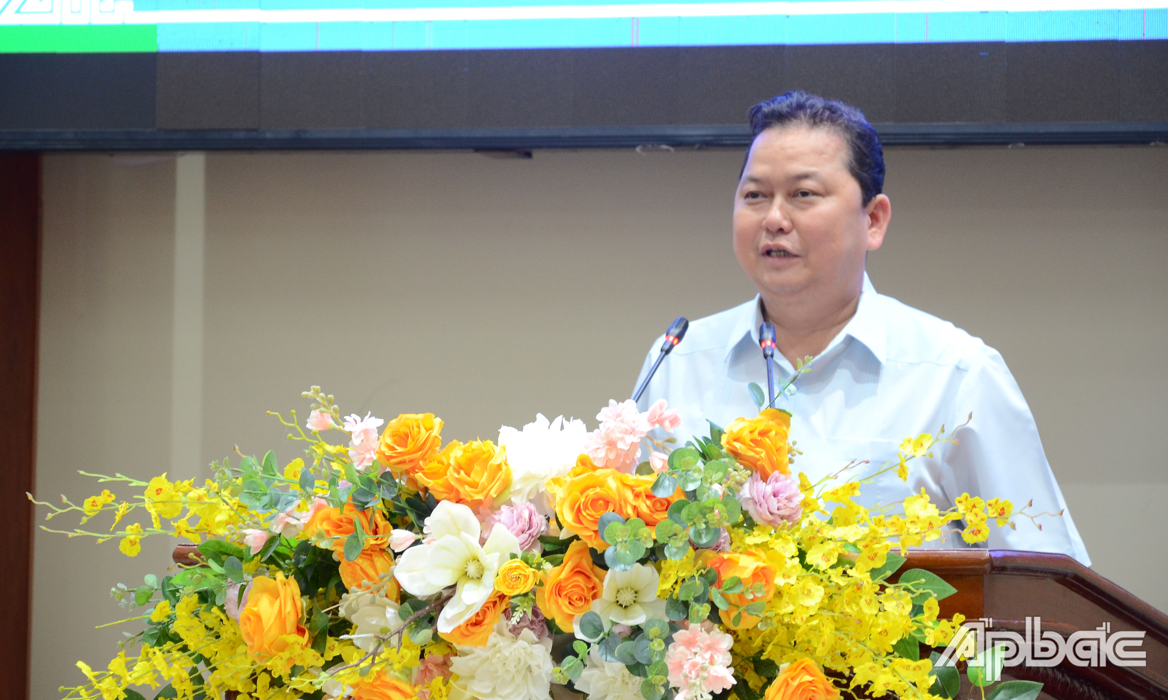 Giám đốc Sở Kế hoạch và Đầu tư Nguyễn Đình Thông phát biểu tại hội nghị.