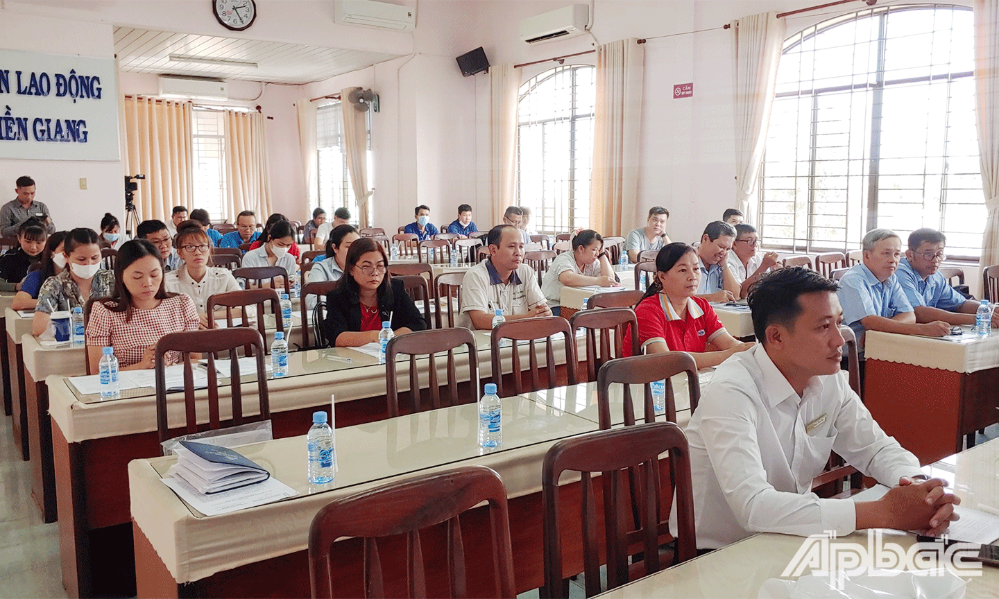 Đại biểu tham dự hội nghị