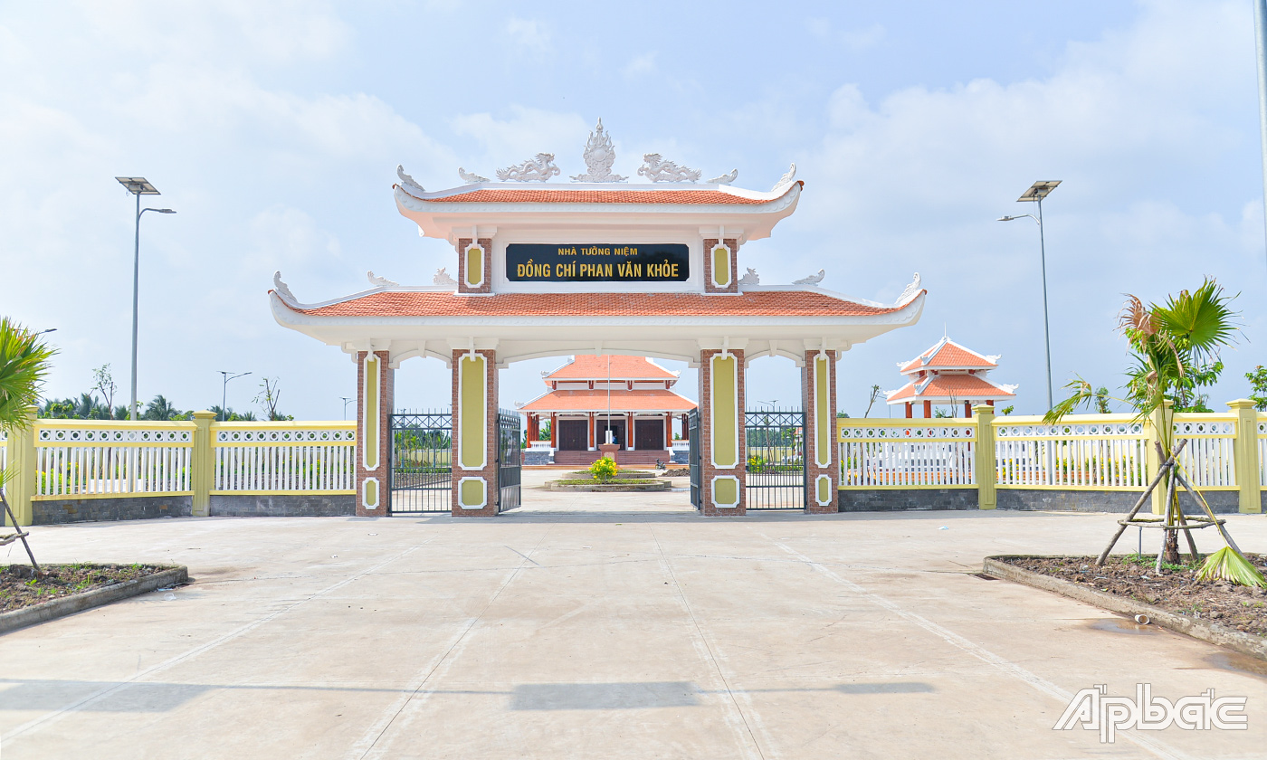 Công trình Nhà tưởng niệm đồng chí Phan Văn Khỏe được khởi công từ tháng 8-2020 và hoàn thành tháng 12-2022.