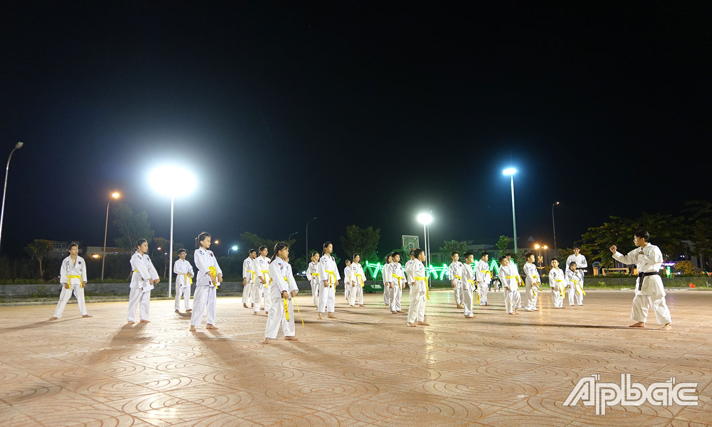 CLB Võ thuật luyện tập tại Nhà thi đấu thể thao đa năng Trung tâm VH -TT và Truyền thanh huyện Cai Lậy.