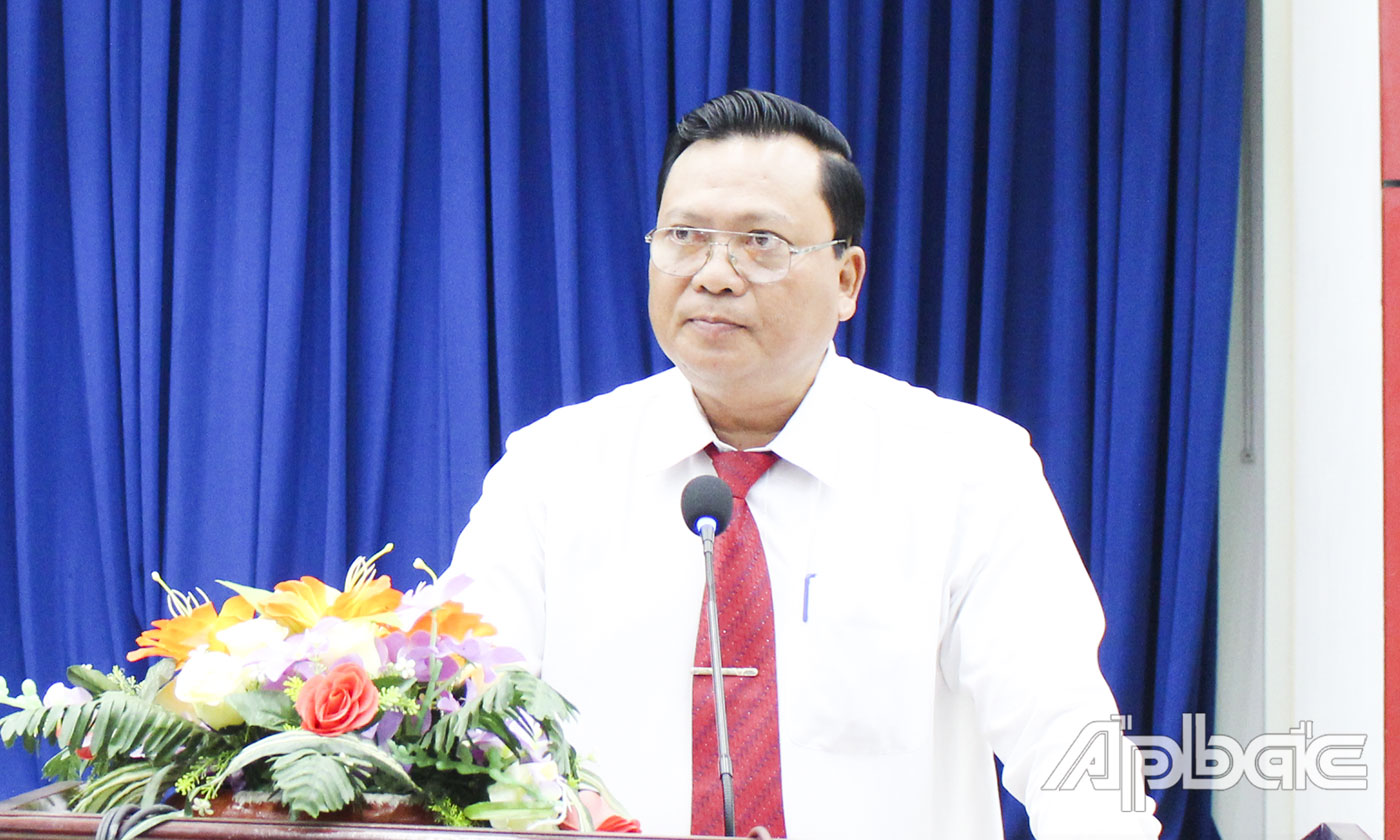 Đồng chí Võ Văn Dũng, Ủy viên Ban Thường vụ, Trưởng Ban Tuyên giáo Đảng ủy Khối phát biểu tại buổi lễ.