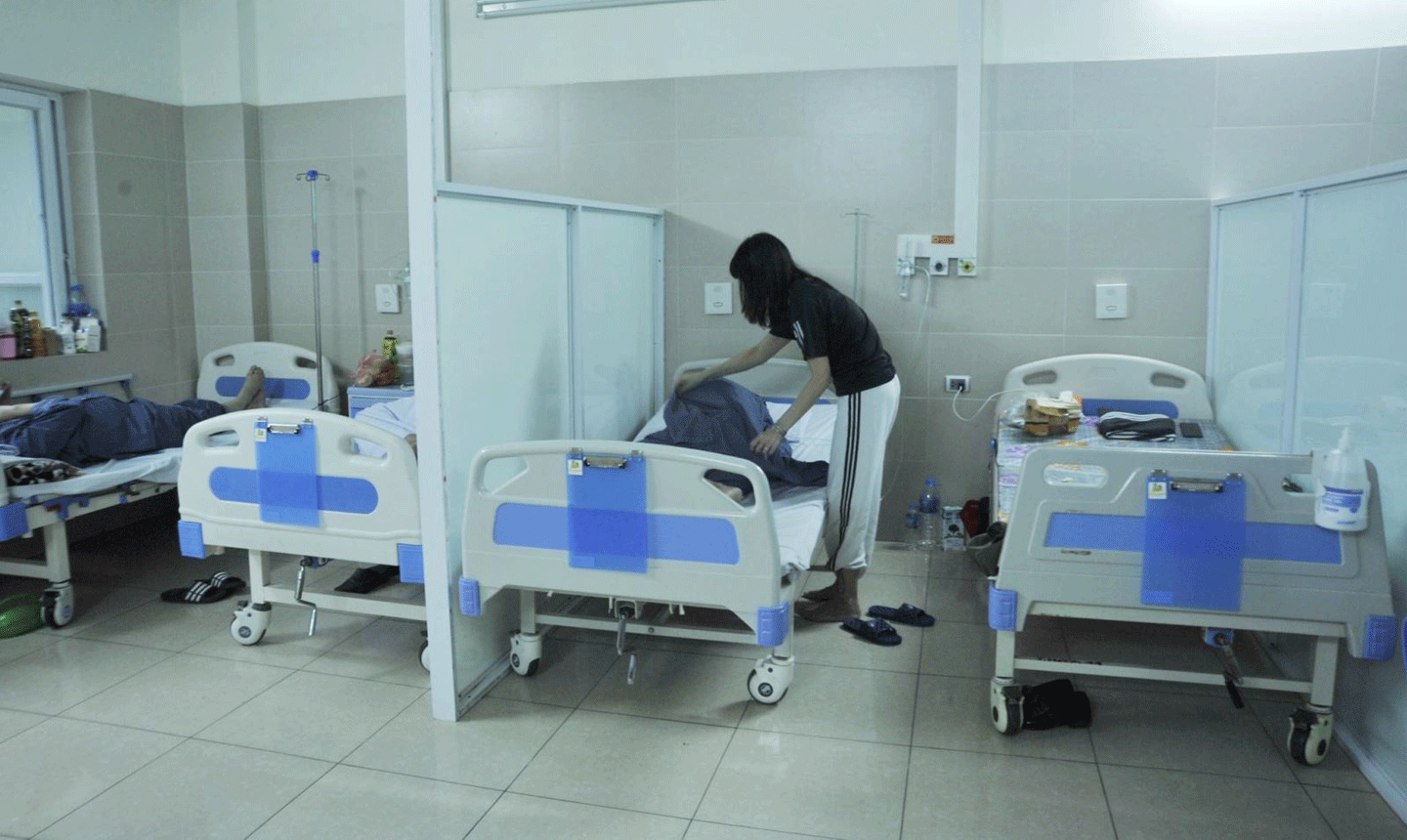 Điều trị bệnh nhân COVID-19 nặng. Ảnh: Tạ Nguyên/Báo Tin tức