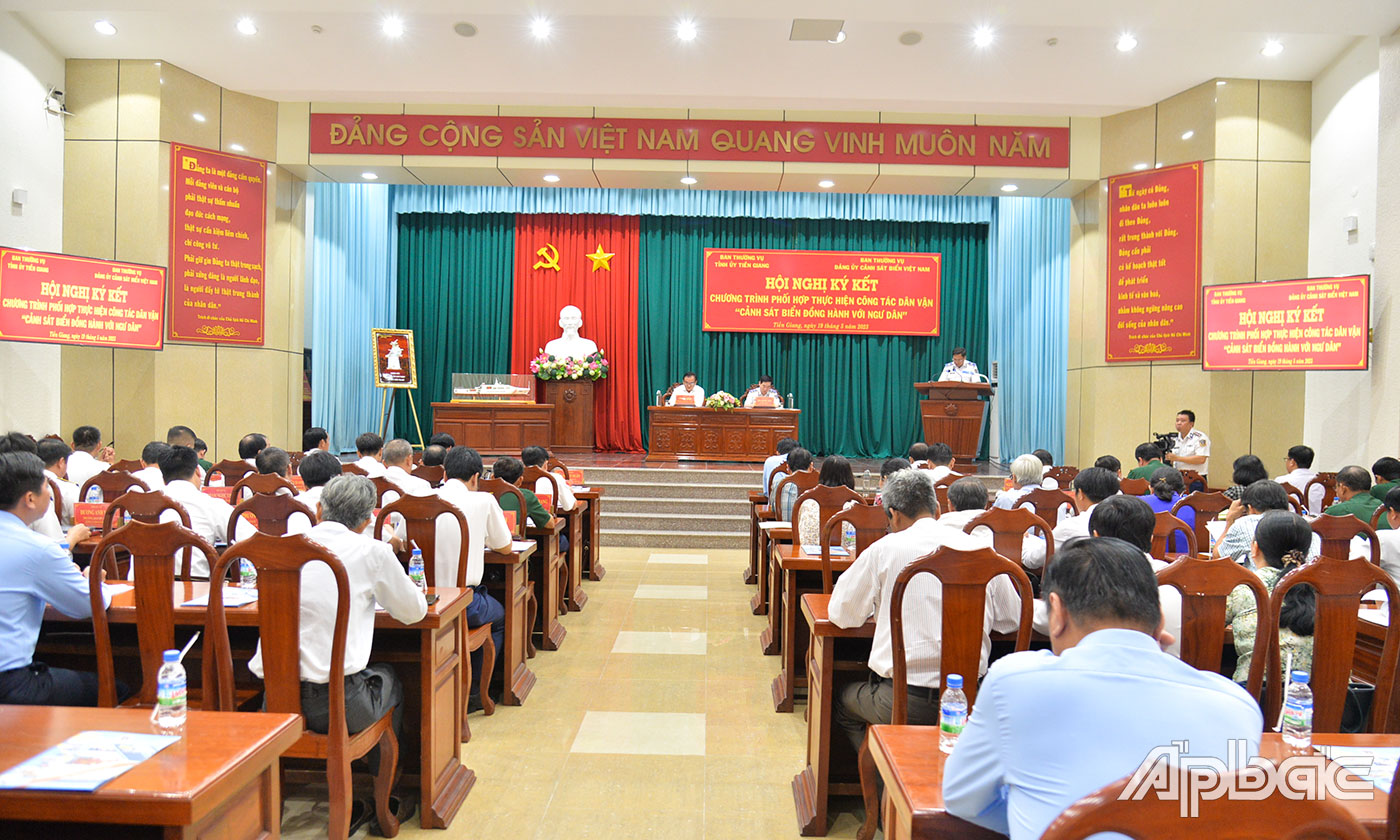 Quang cảnh hội nghị.