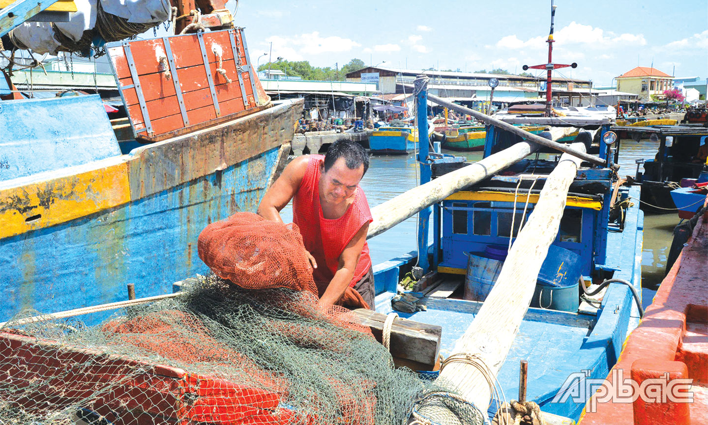 Nghề biển được xem là kinh tế chủ đạo của người dân thị trấn Vàm Láng.