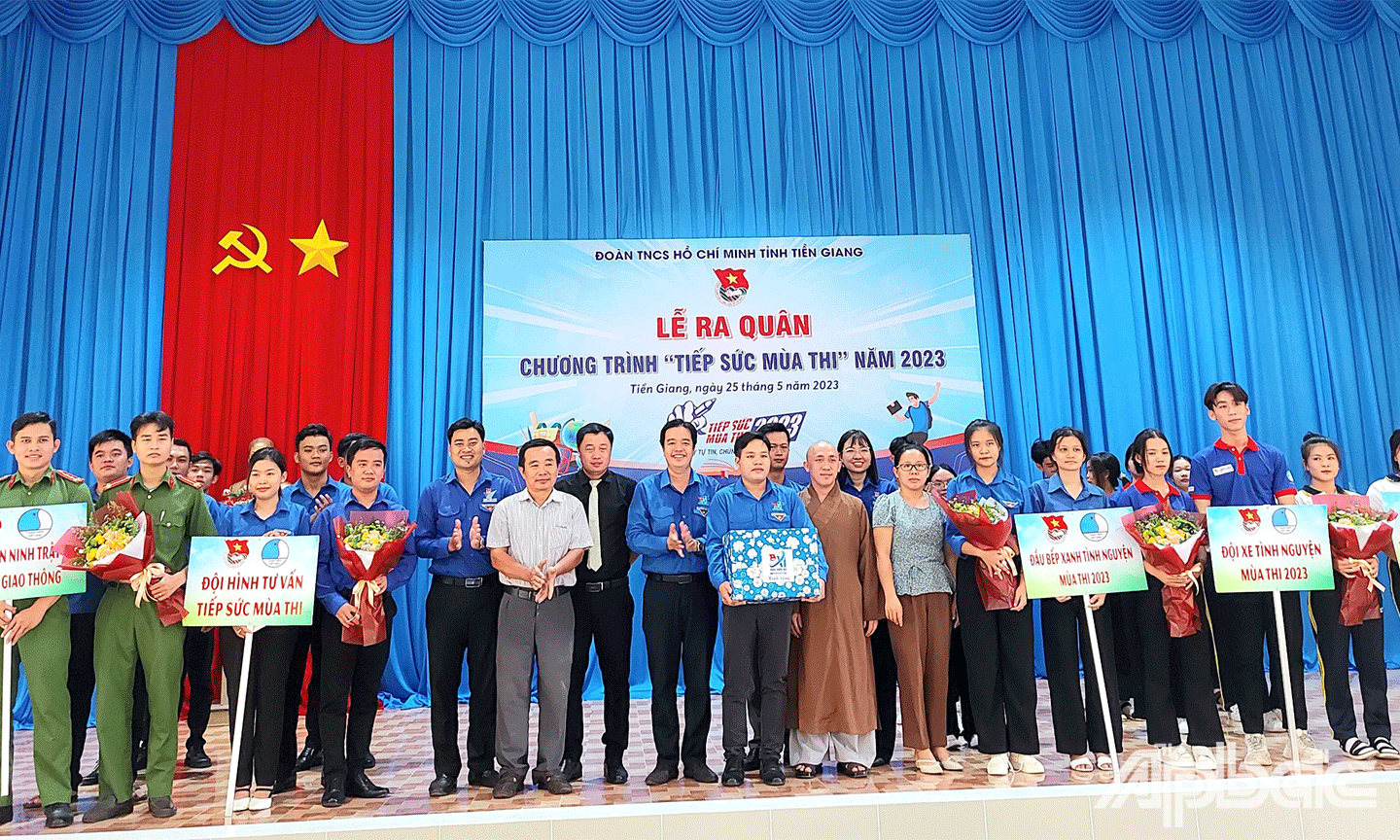 Tỉnh đoàn Tiền Giang tổ chức Lễ ra quân Chương trình “Tiếp sức mùa thi” năm 2023. 