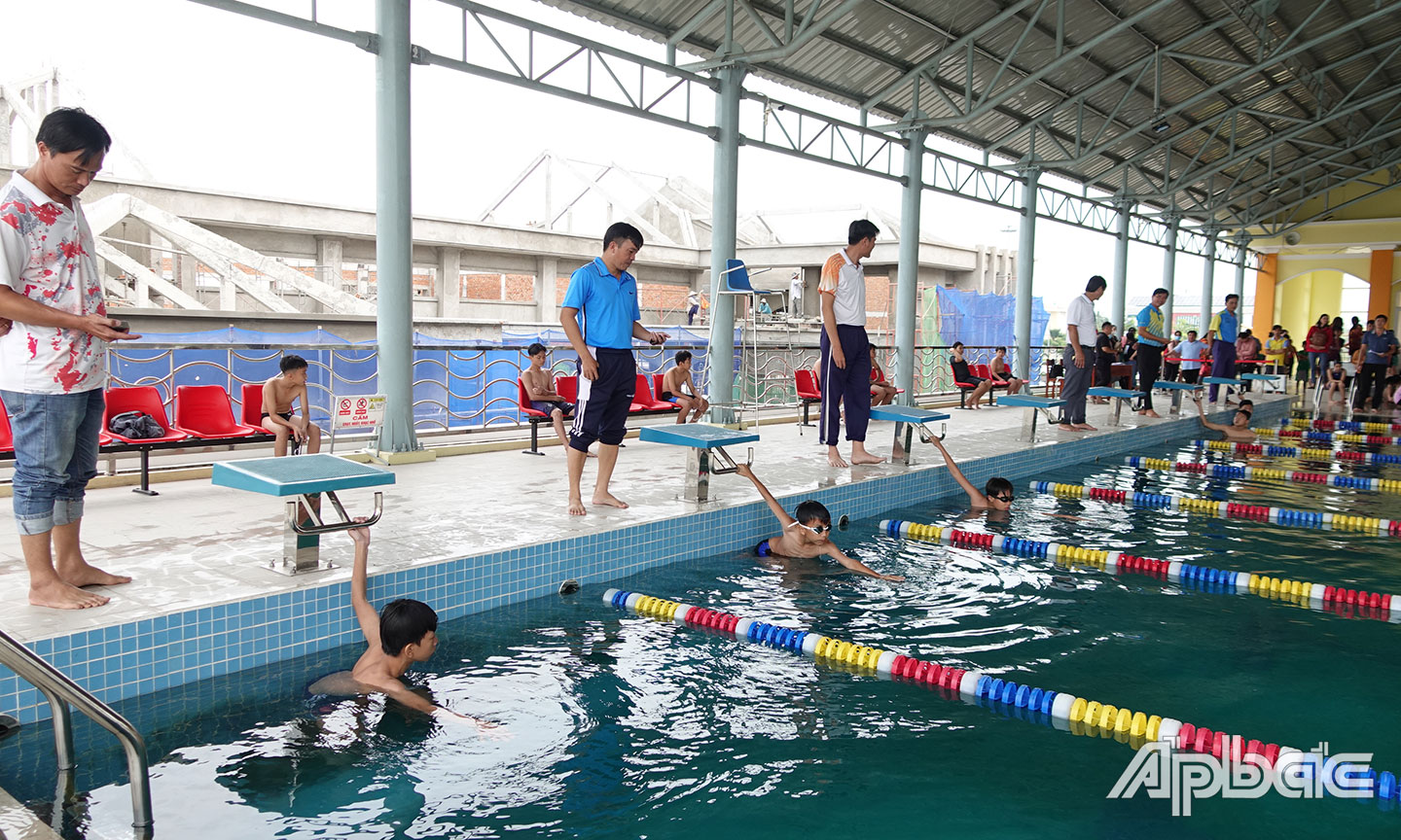 Huyện Cai Lậy chú trọng tổ chức các hoạt động tạo sân chơi vui tươi, bổ ích cho trẻ em.