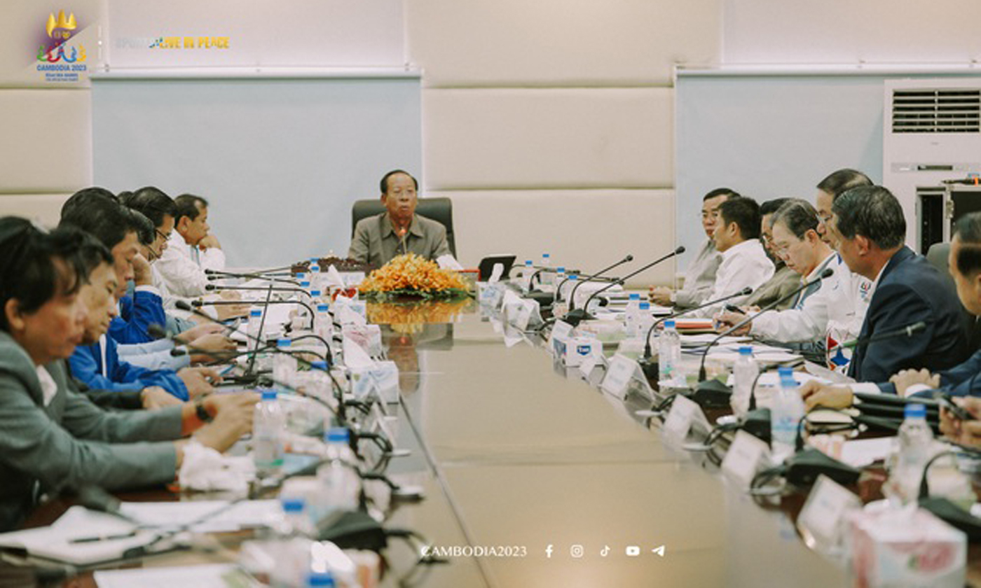 Phó Thủ tướng kiêm Bộ trưởng Quốc phòng Campuchia Tea Banh, Chủ tịch Ủy ban quốc gia tổ chức SEA Games 32-ASEAN Para Games 12 chủ trì cuộc họp báo về Đại hội - Ảnh: Cambodia2023.com
