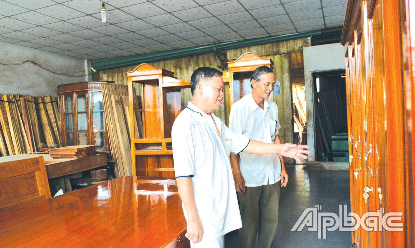 CCB Võ Văn Việt (phía trước)