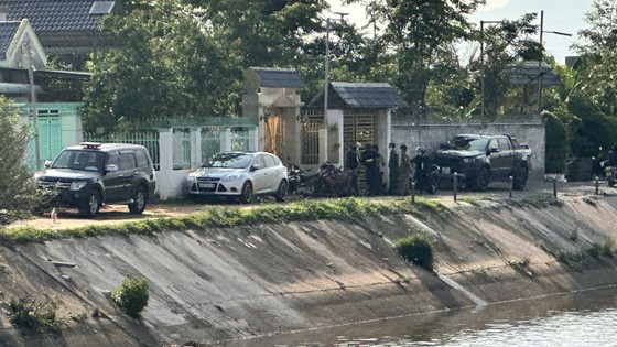 Bộ Công an và Công an Bình Thuận khám xét nhà