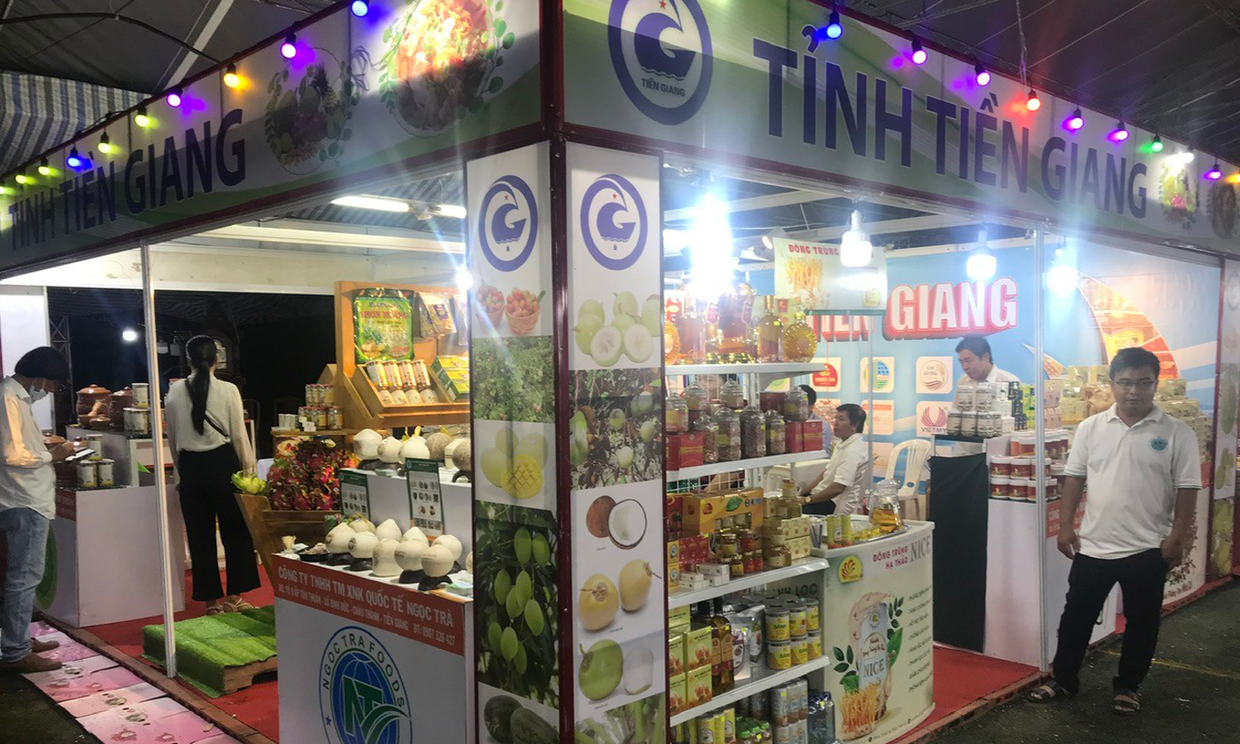 1 trong 4 gian hàng tỉnh Tiền Giang tại hội chợ.