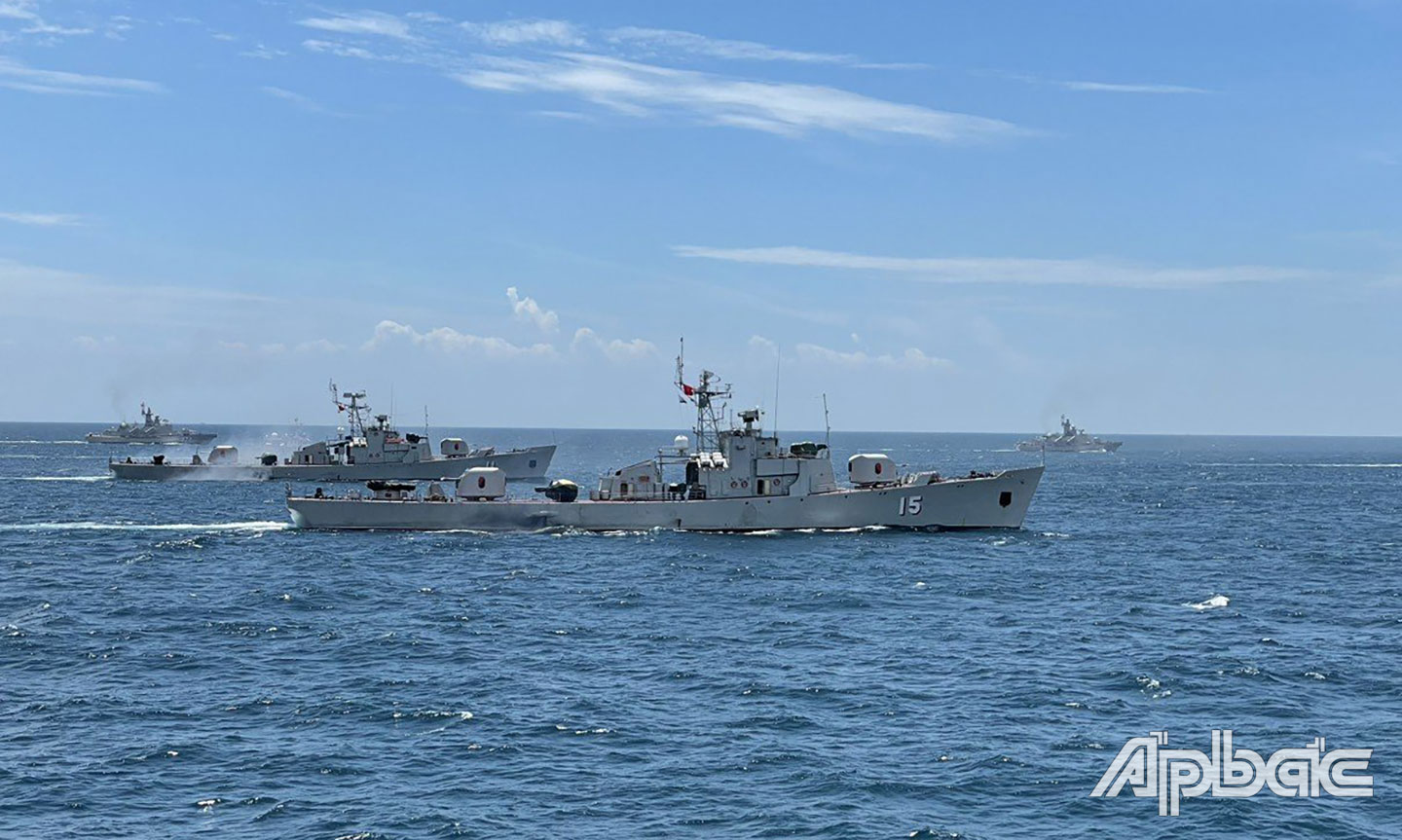 Biên đội Tàu 11, Tàu 15 huấn luyện hiệp đồng trên biển