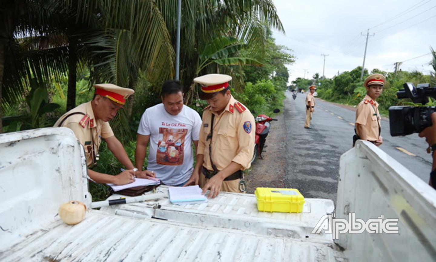 Lực lượng Cảnh sát giao thông quyết liệt xử lý vi phạm giao thông về nồng độ cồn.