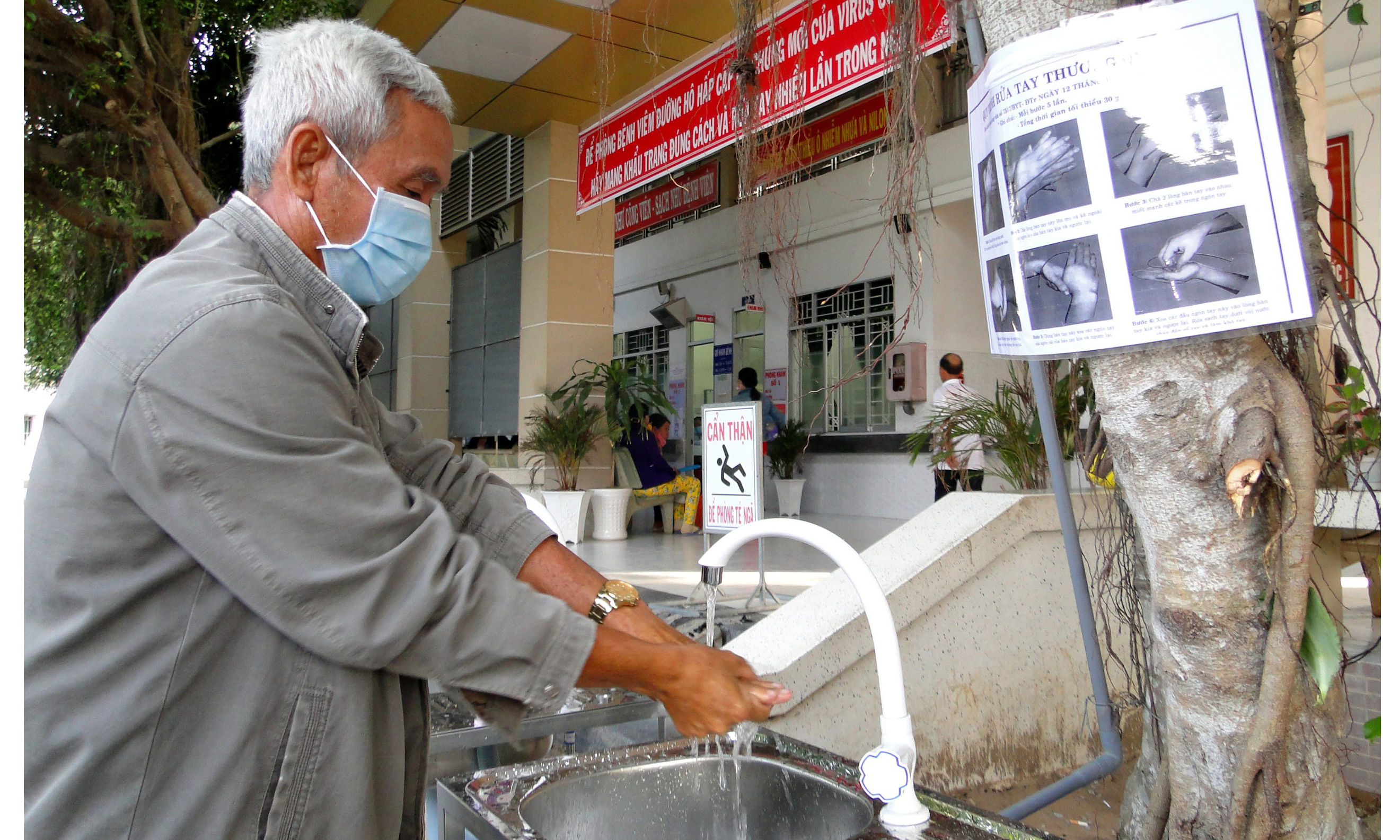 Rửa tay sạch thường xuyên...