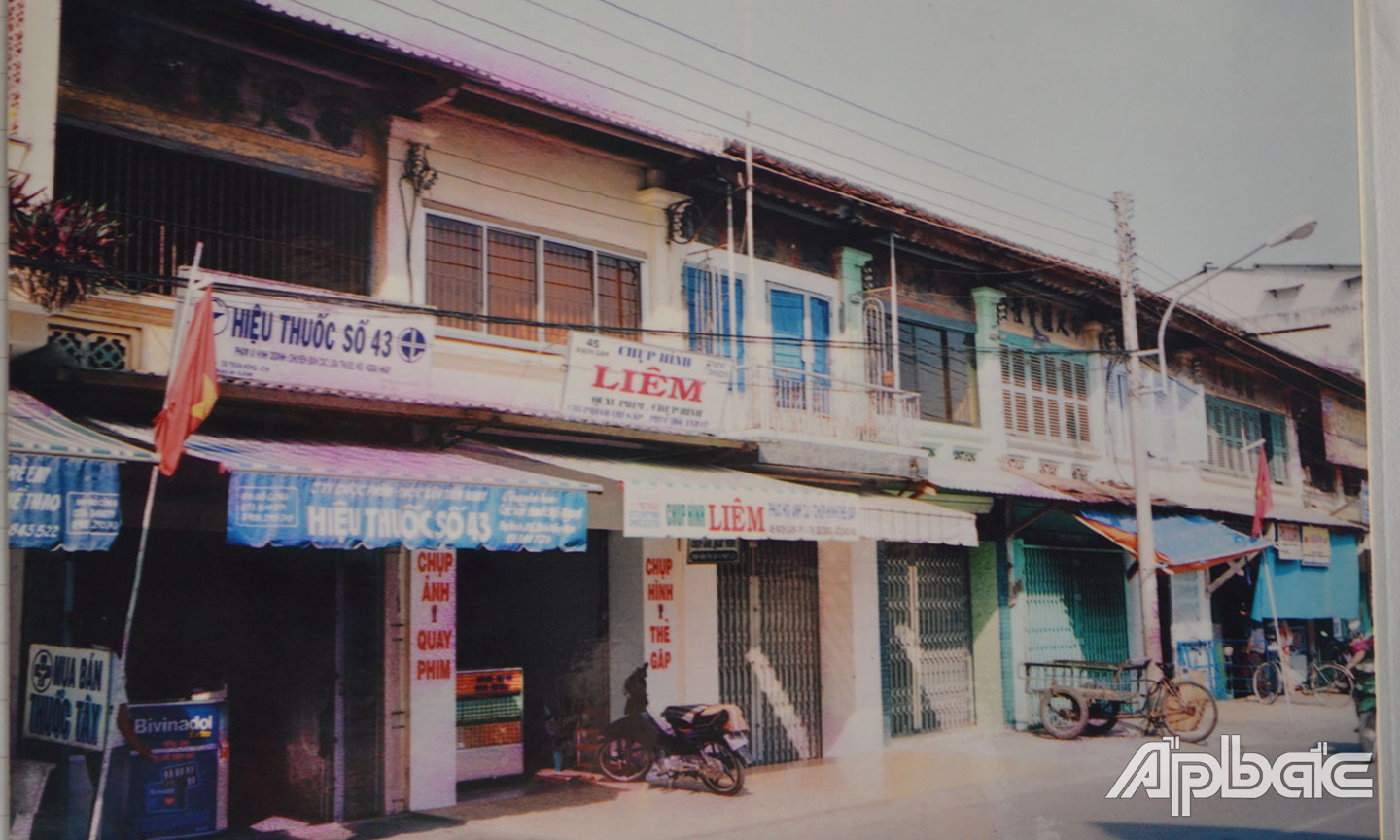 Dãy nhà của phố cổ Gò Công nay đã nhiều thay đổi.