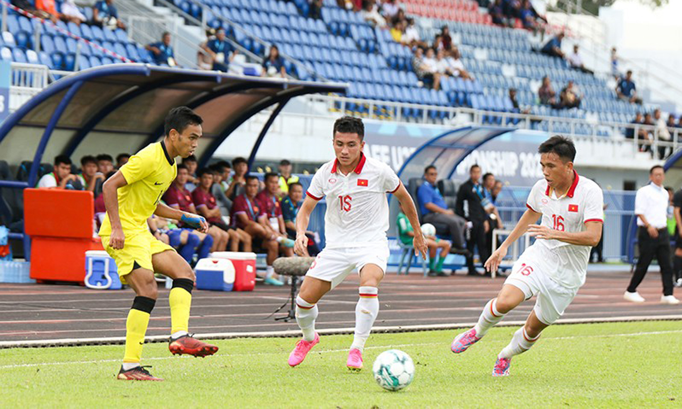 U23 Việt Nam (áo trắng) thắng thuyết phục U23 Malaysia 4-1. (Ảnh VFF)