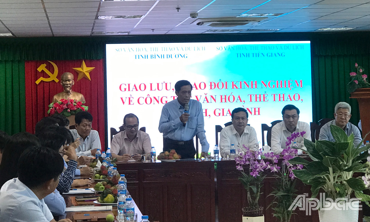 Giám đốc Sở VHTT&DL tỉnh Tiền Giang Nguyễn Đức Đảm phát biểu tại buổi giao lưu, trao đổi kinh nghiệm.