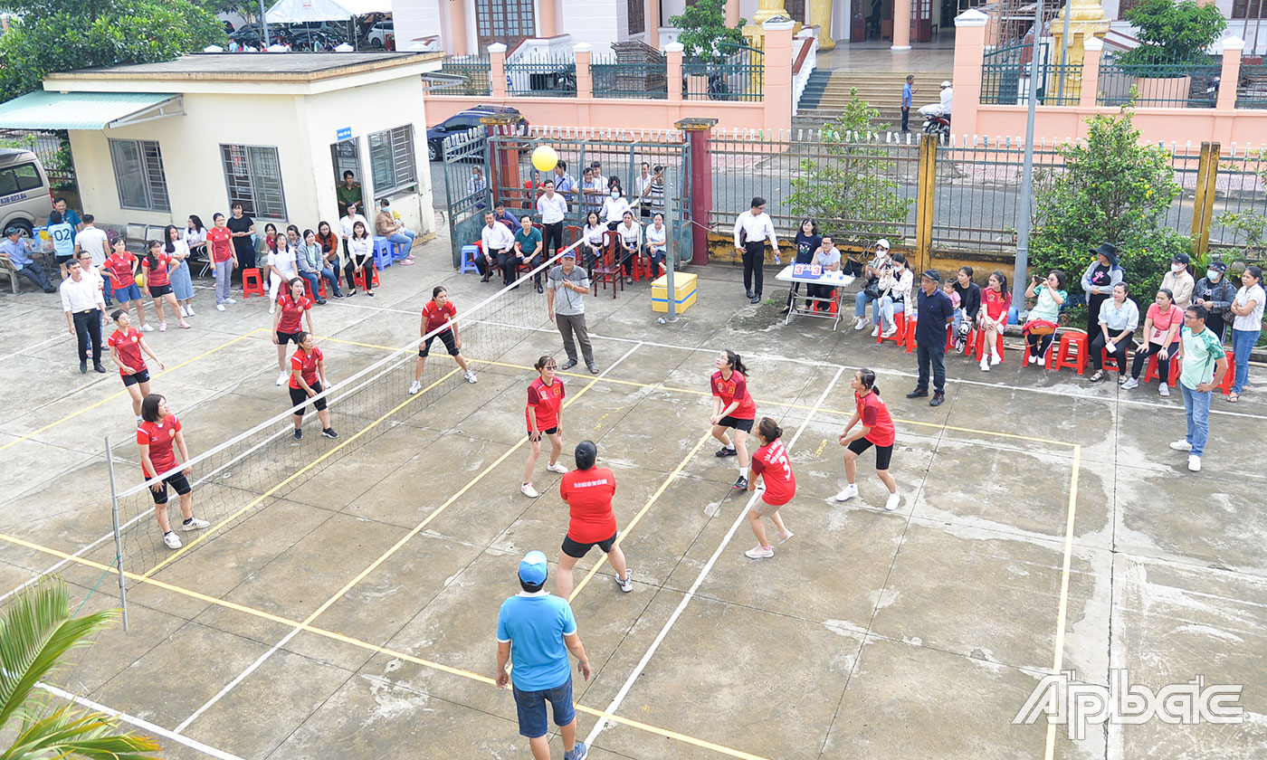 Các đội tham gia nội dung bóng chuyền hơi nữ.