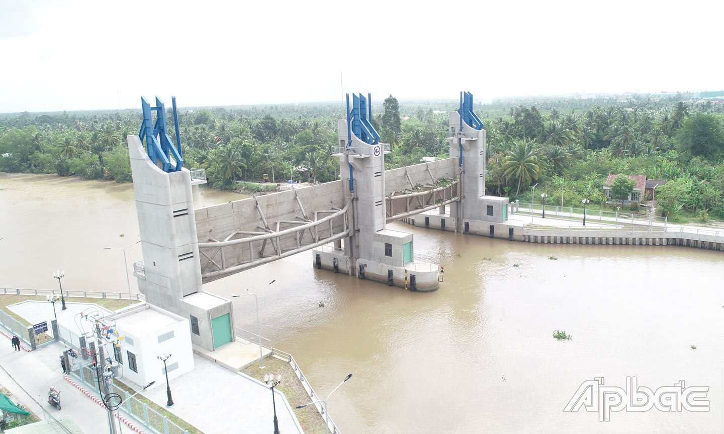 Cống Rạch Gầm hiện đã hoàn thành và đưa vào sử dụng. 